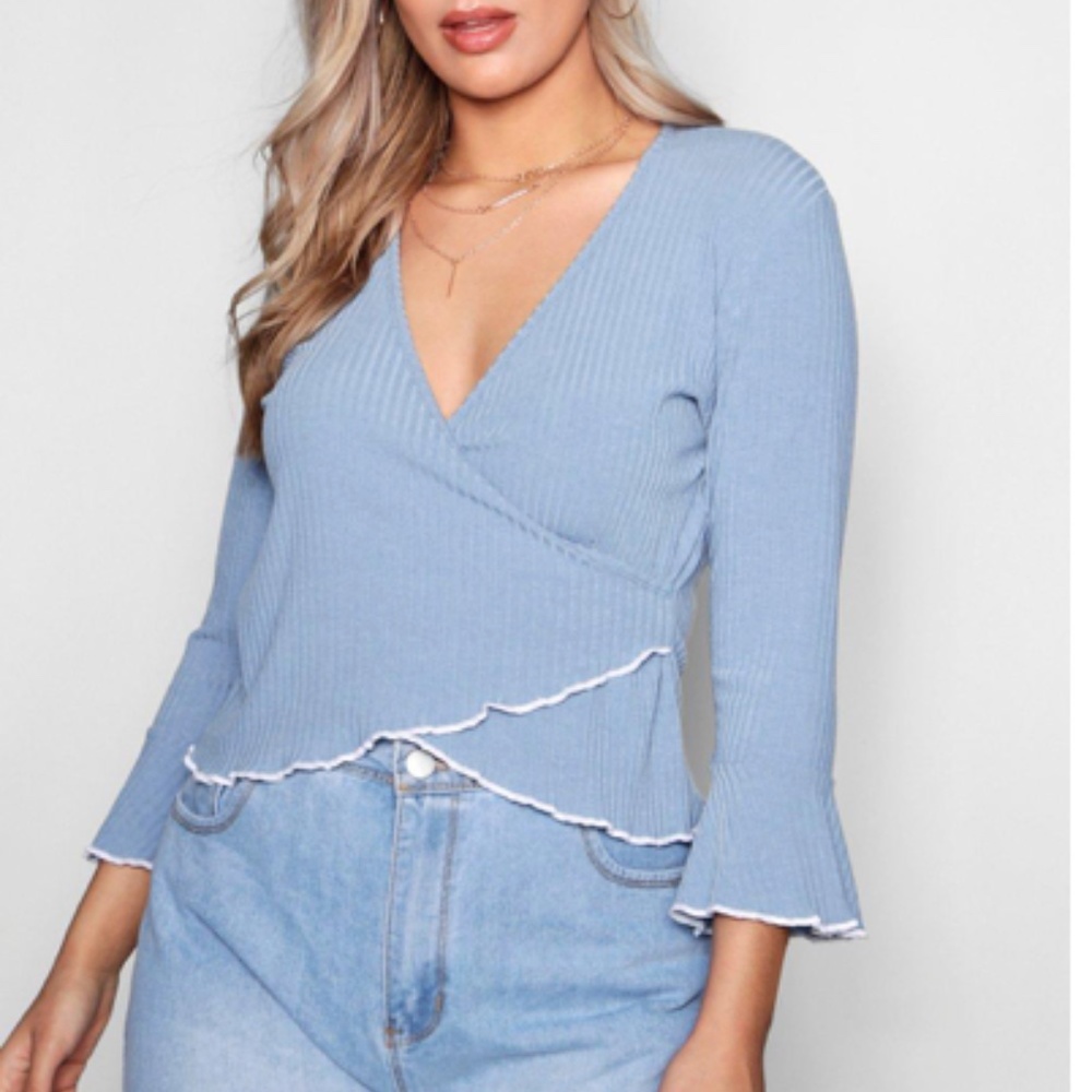 Boohoo Plus Sara Wrap Front Flare Sleeve Rib Top Size 12 in Blue